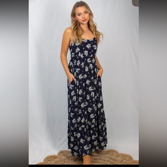 white birch Dresses & Skirts - White Birch Navy and White Floral Maxi Dress with pockets Size M NWT